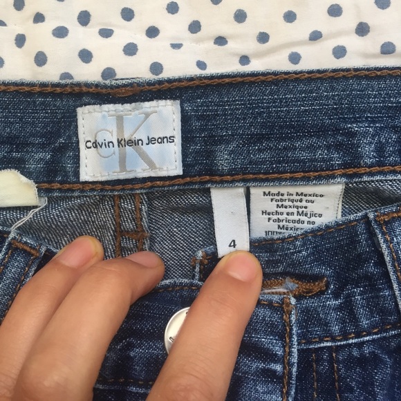 ⛔️SOLD⛔️Calvin Klein Vintage mid wash high rise - Picture 5 of 7